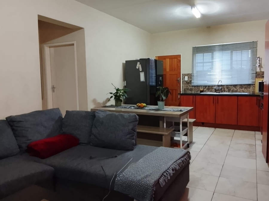 2 Bedroom Property for Sale in Waterval East North West